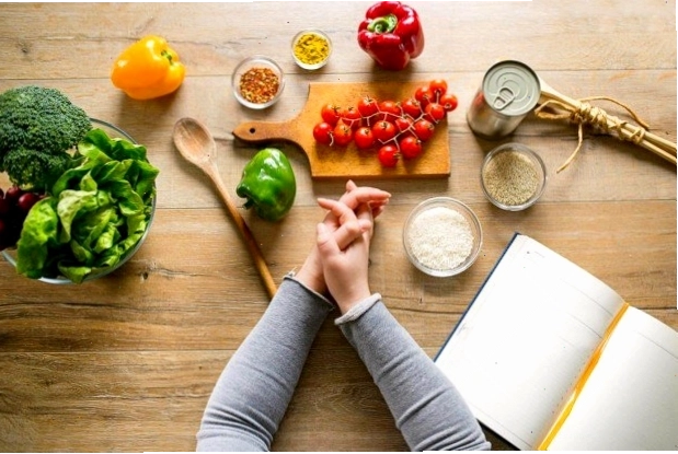 Điều chỉnh chế độ ăn của mẹ để cải thiện táo bón ở trẻ sơ sinh