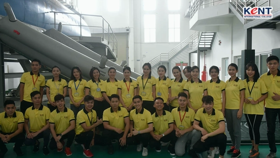 Hình ảnh các tiếp viên hàng không chuyên nghiệp