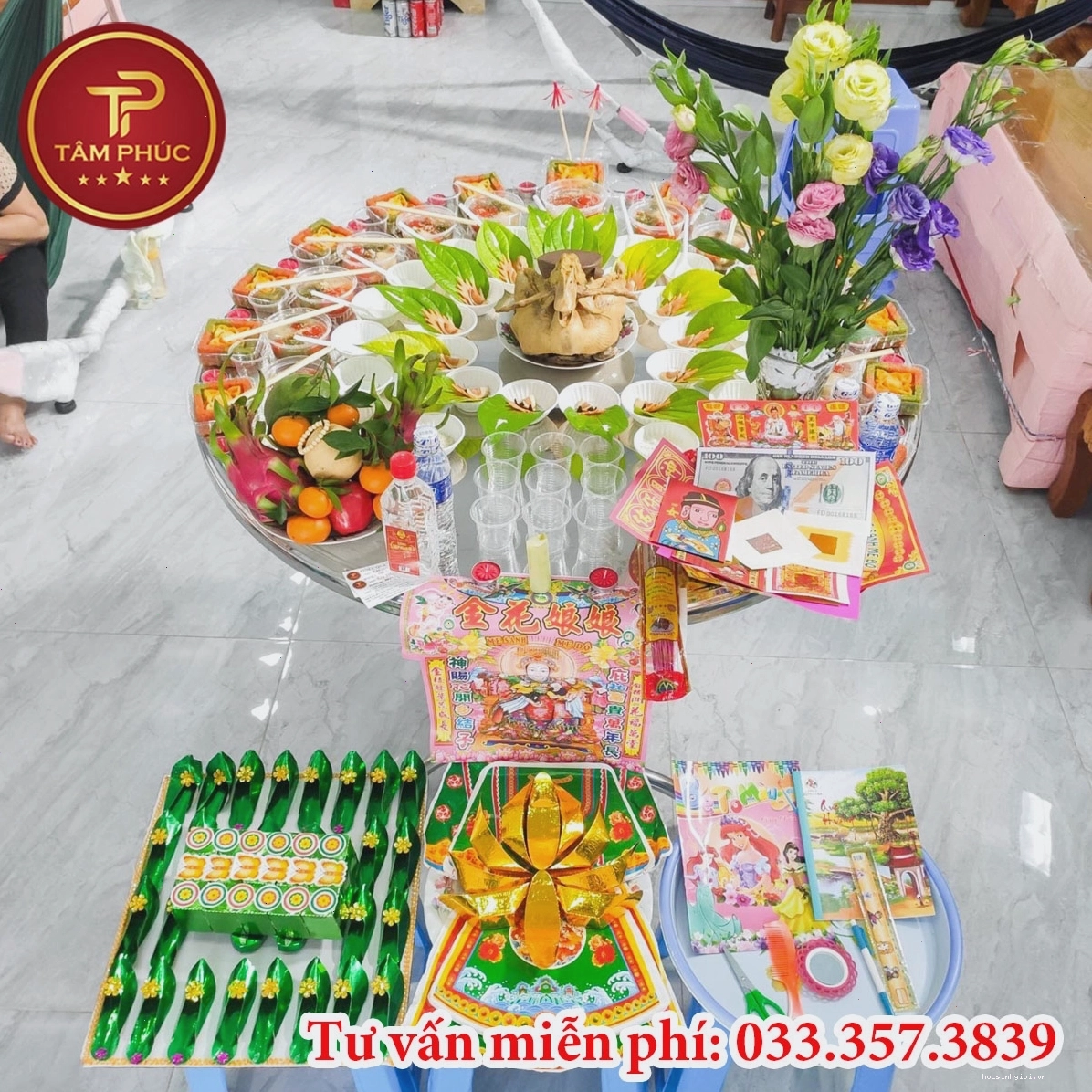 Mâm cúng thôi nôi bé gái đầy đủ với nhiều loại bánh kẹo hấp dẫn