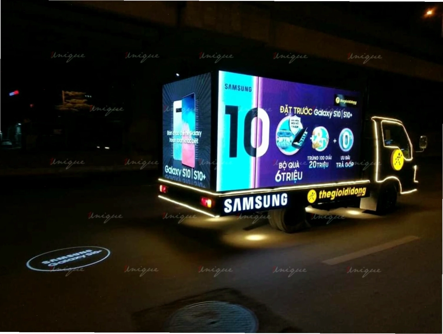 Màn hình LED di động trên xe tải quảng bá sản phẩm trong roadshow