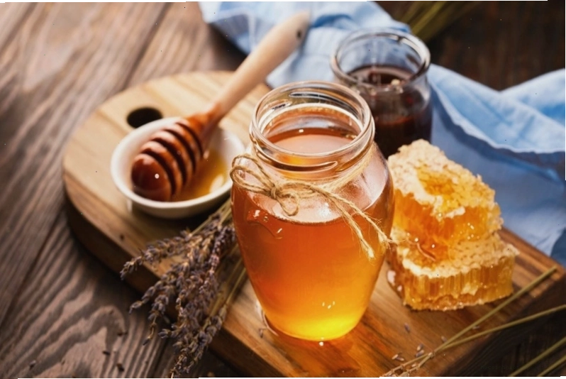 Mật ong có tác dụng nhuận tràng nhưng chỉ dùng cho trẻ trên 1 tuổi