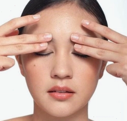 Mí mắt chảy xệ và quầng thâm mắt có thể do nhiều nguyên nhân khác nhau