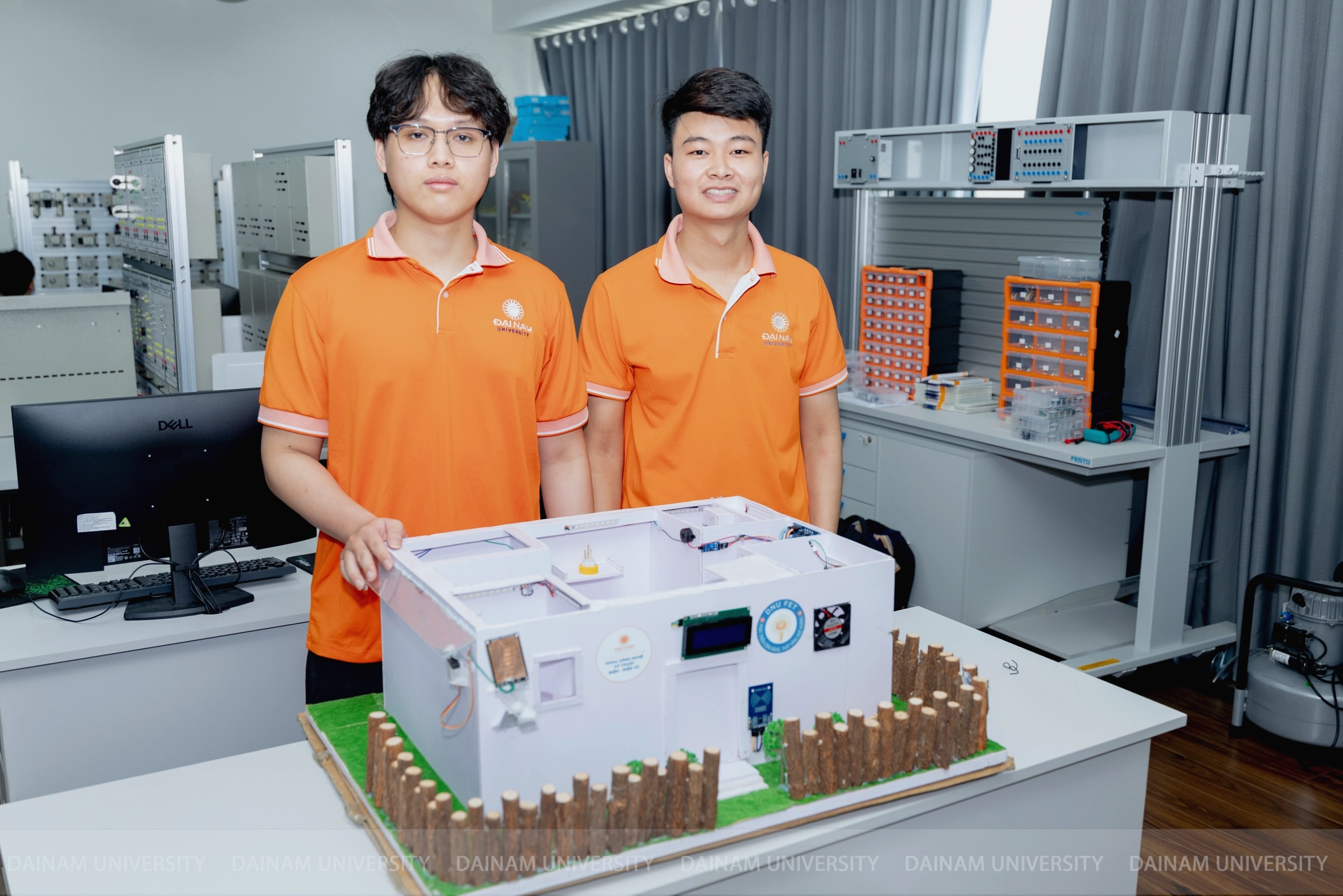 Mô hình hệ thống điều khiển thông minh