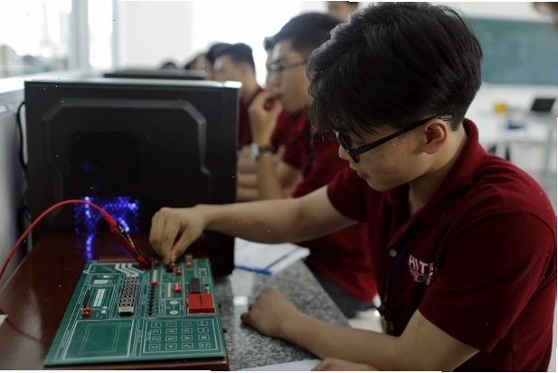 Mô hình robot trong ngành kỹ thuật cơ điện tử