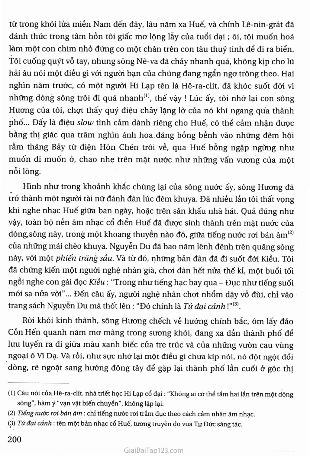 Một khúc quanh mềm mại của sông Hương khi chảy qua vùng đồng bằng