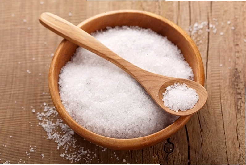 Muối ăn là phương pháp làm trắng răng truyền thống và hiệu quả