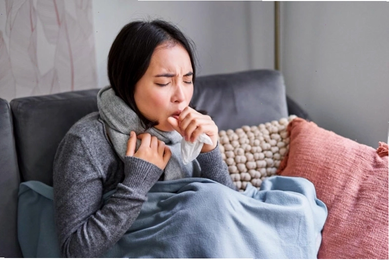 Người bệnh khó thở và ho là dấu hiệu sớm của viêm phổi không đặc hiệu