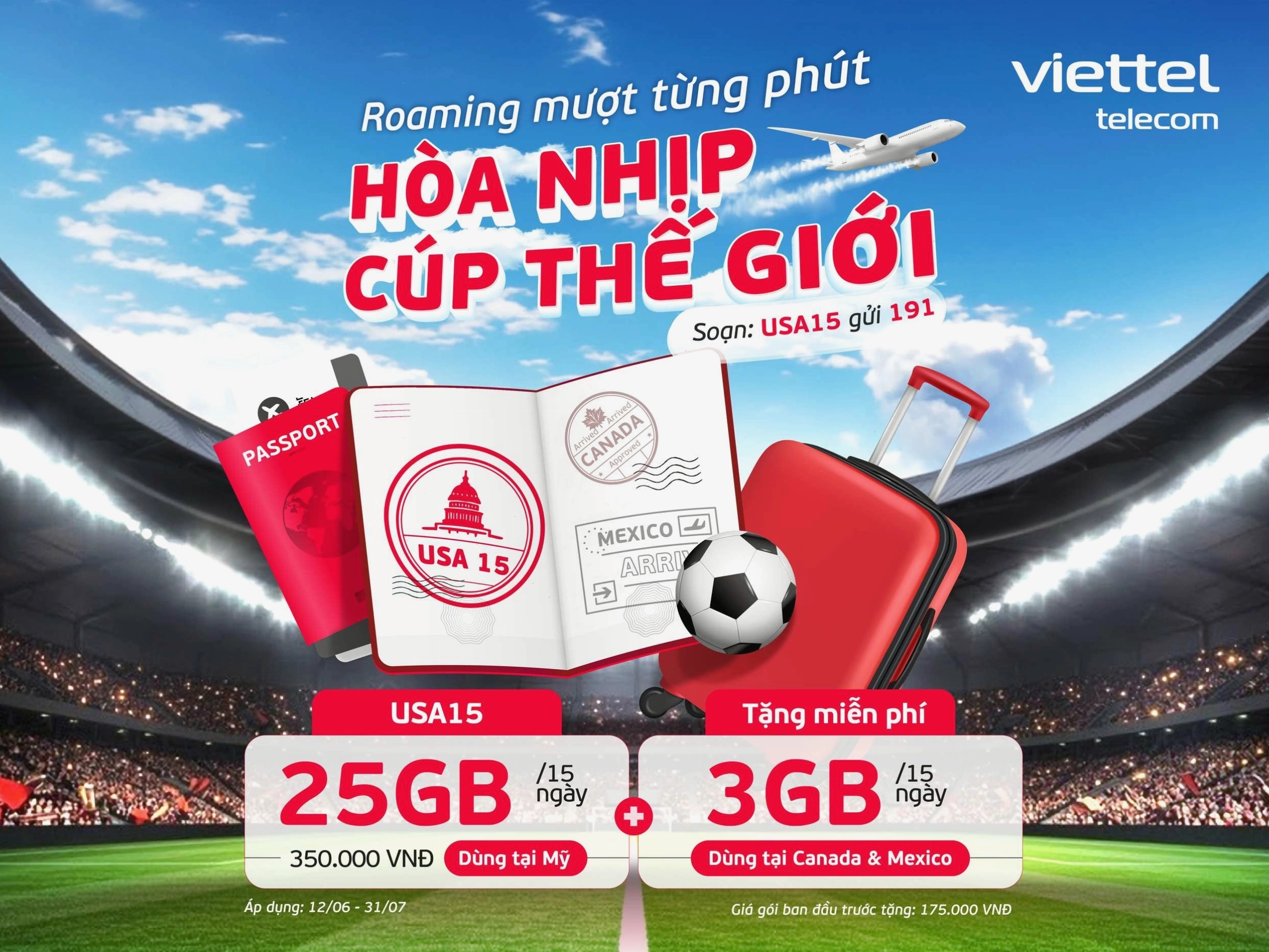 Nhân viên Viettel tư vấn cho khách hàng