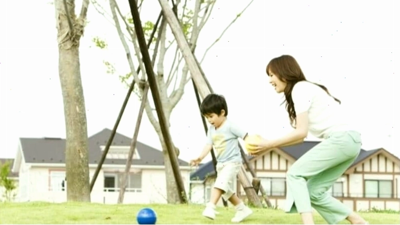 Trẻ em nên vận động thể chất ngoài trời thường xuyên