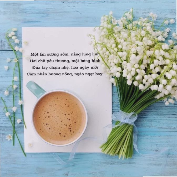 Trẻ em vui đùa chào buổi sáng