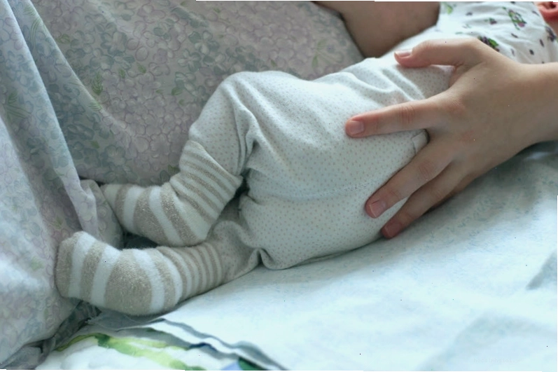 Trẻ sơ sinh đang ngủ ngon lành, không bị nấc cụt