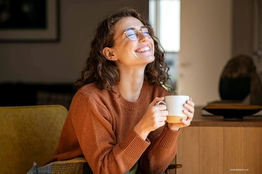 Uống đủ nước giúp làm loãng dịch nhầy mũi