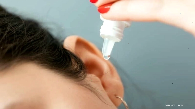Vệ sinh tai đúng cách giúp giảm nguy cơ ù tai do ráy tai