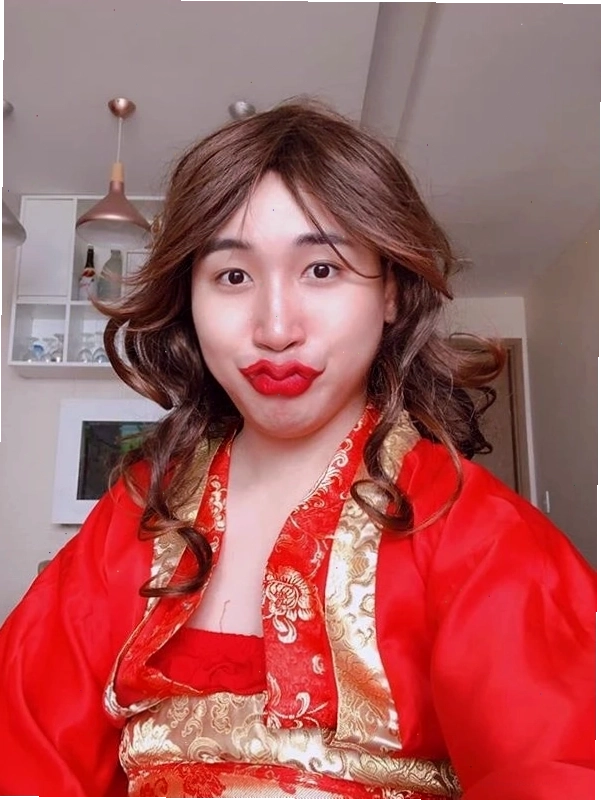 Vợ chồng Huy Cung trong một sự kiện, thu hút sự chú ý của cộng đồng mạng