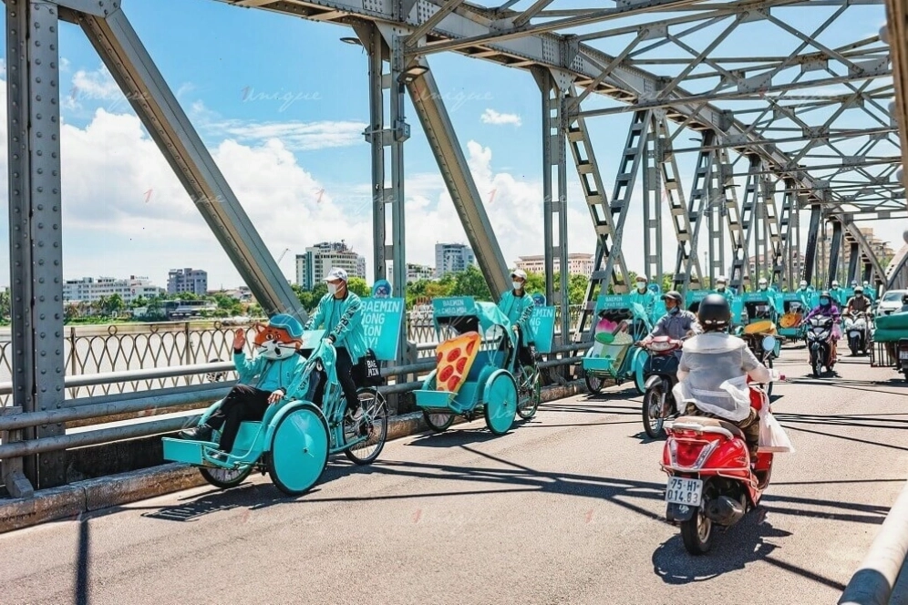 Xích lô tham gia roadshow mang đậm nét văn hóa truyền thống