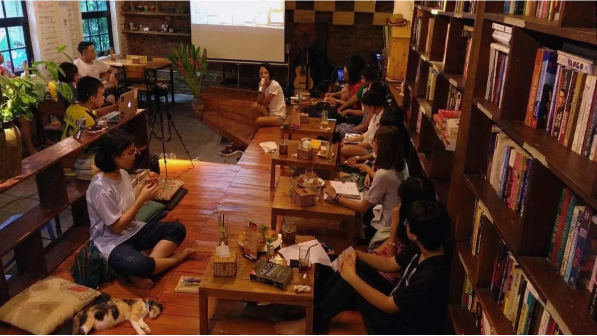 review quán cafe yên tĩnh đọc sách ở Hà Nội và phong cách vintage