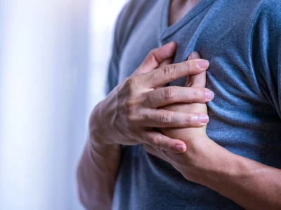 Bị ép tim khó thở nên làm gì? Hướng dẫn xử lý khẩn cấp