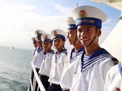 Thơ tình người lính biển: Nét đẹp tâm hồn nơi đầu sóng